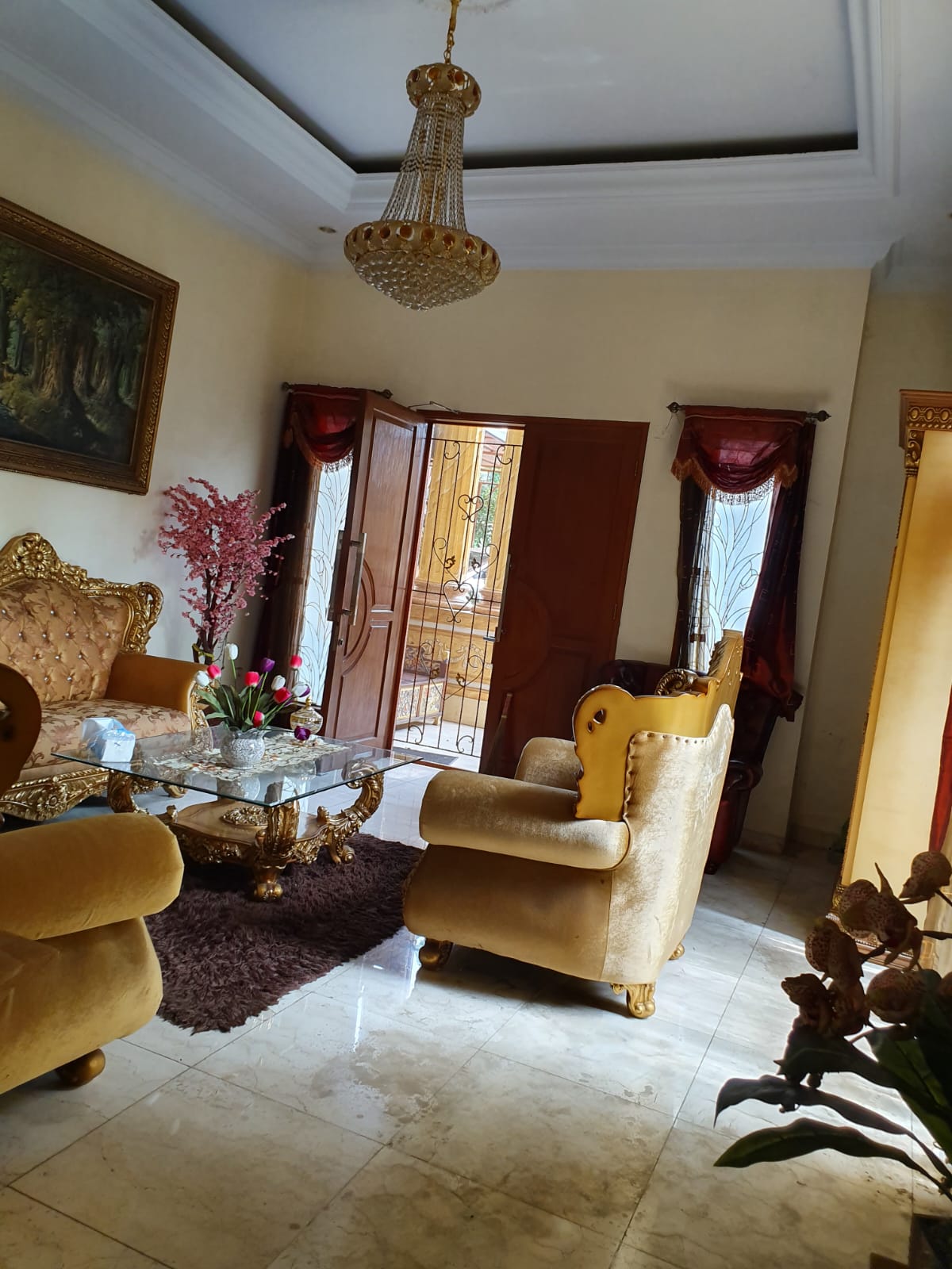 Disewakan Rumah di Katalya Jakarta Barat